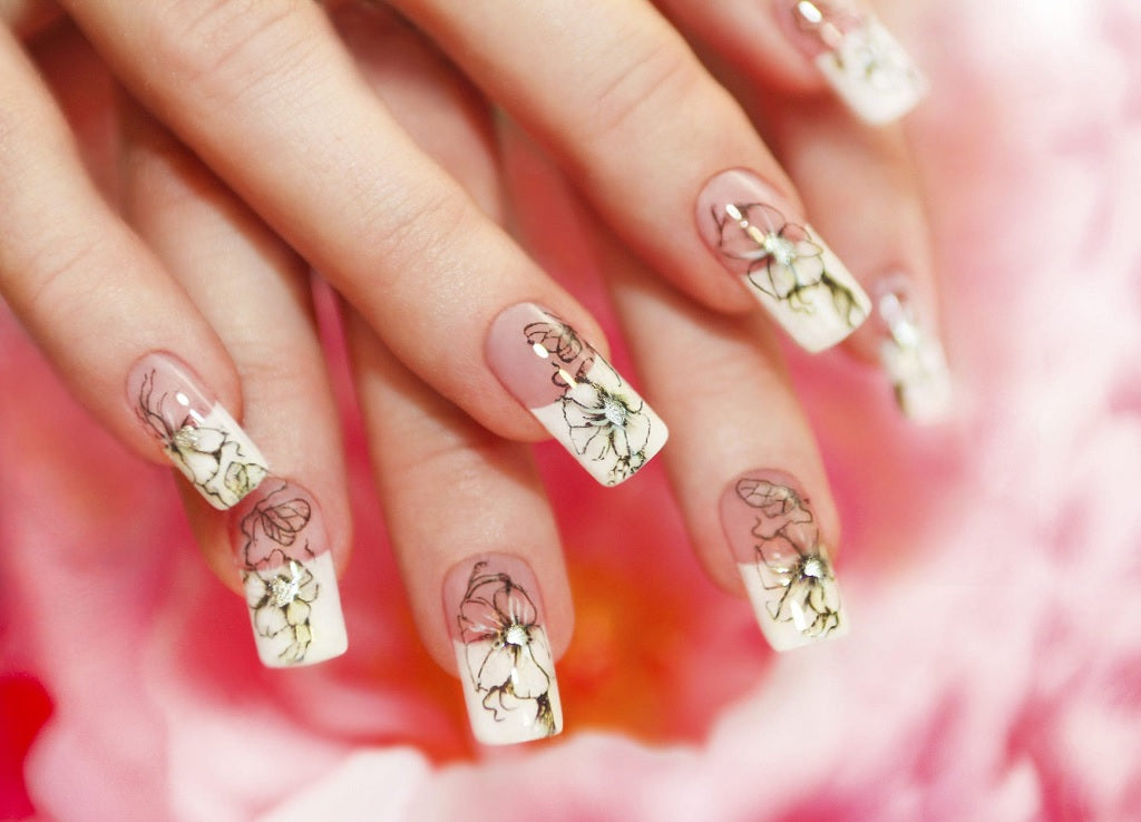 Gel or Dip Powder Manicure: Which is Right For You?