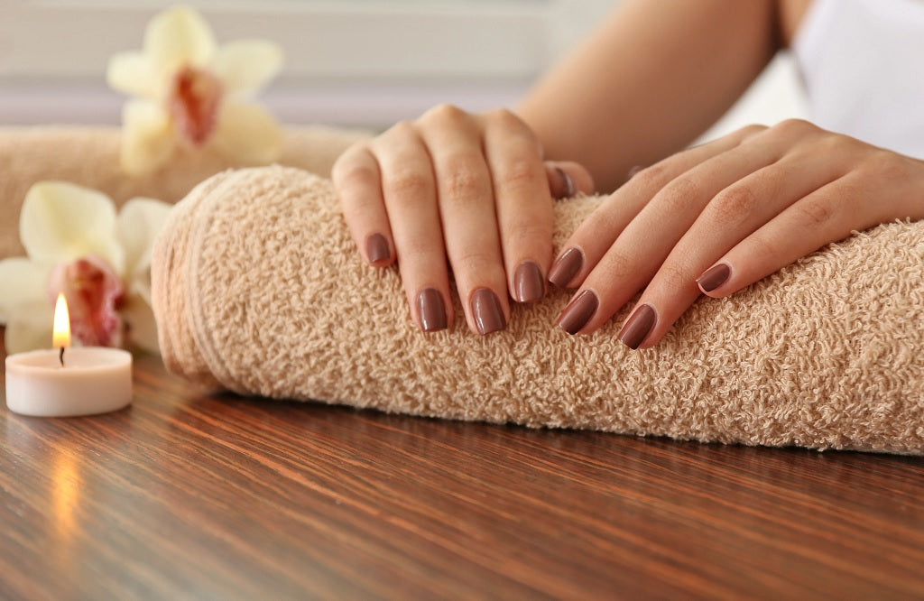 Why You Need to Offer SNS Dip Powder in Your Salon