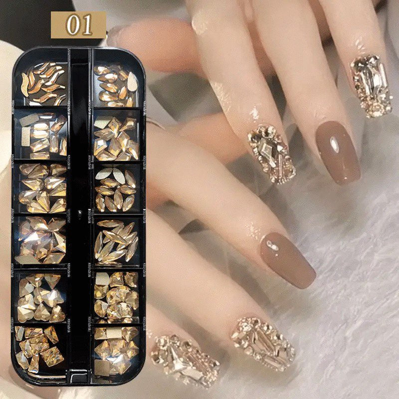 12 Grids Flatback Rhinestones SP0443-01-28 Champagne